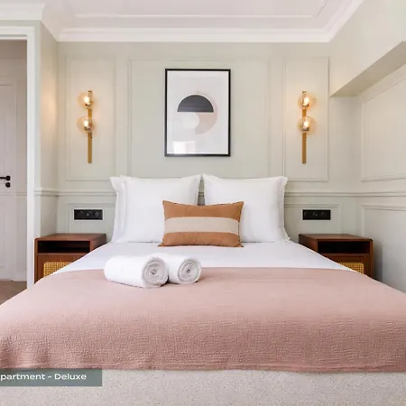 Poeticstay - Louvre - Aboukir Apartment Paris